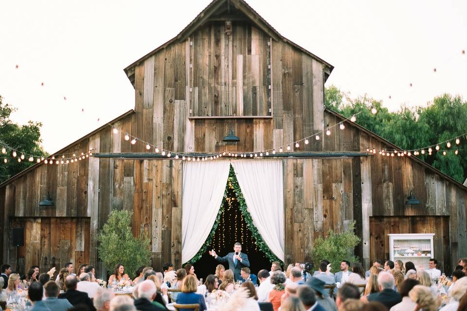 Outdoor weeding ceremony