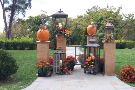 Vines as table runners