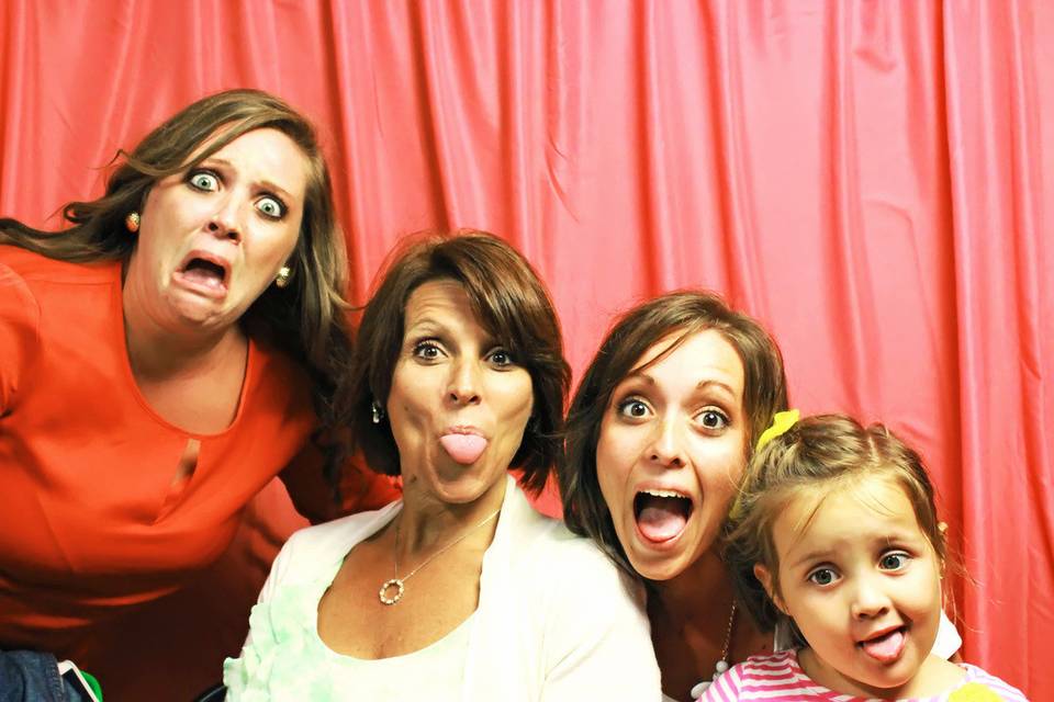 Let's Goof Photo Booth / Emy Smith Photos