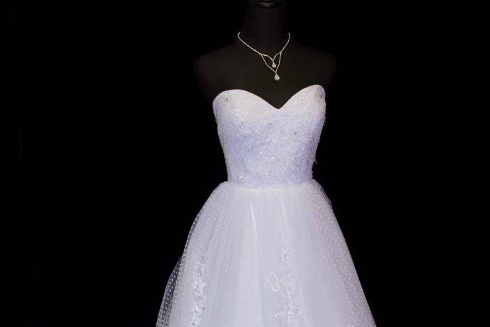 Heart neckline wedding dress