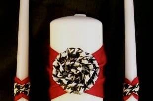 Unity candle set with houndstooth accents
