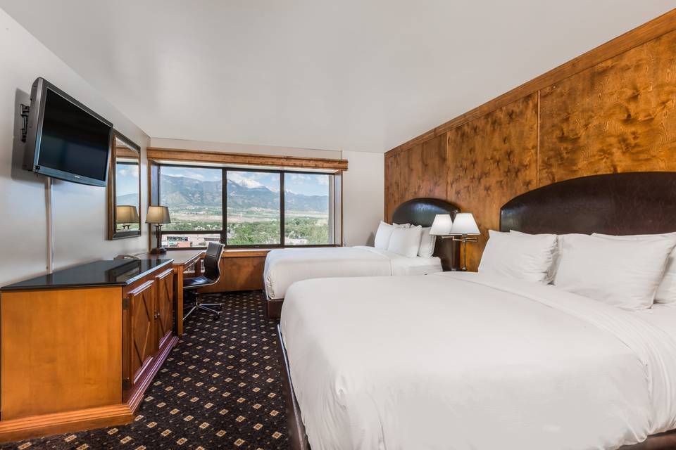 Double Queen Mountain View
