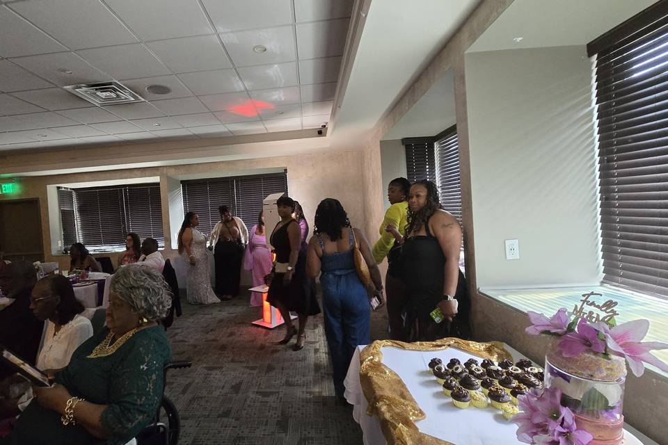 Essential wedding luxury booth