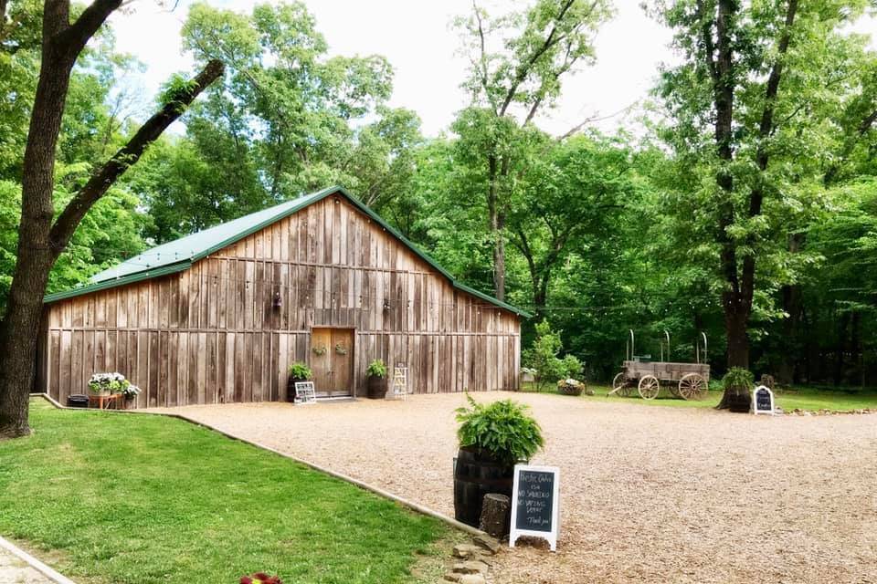 Rustic Oaks Weddings & Events