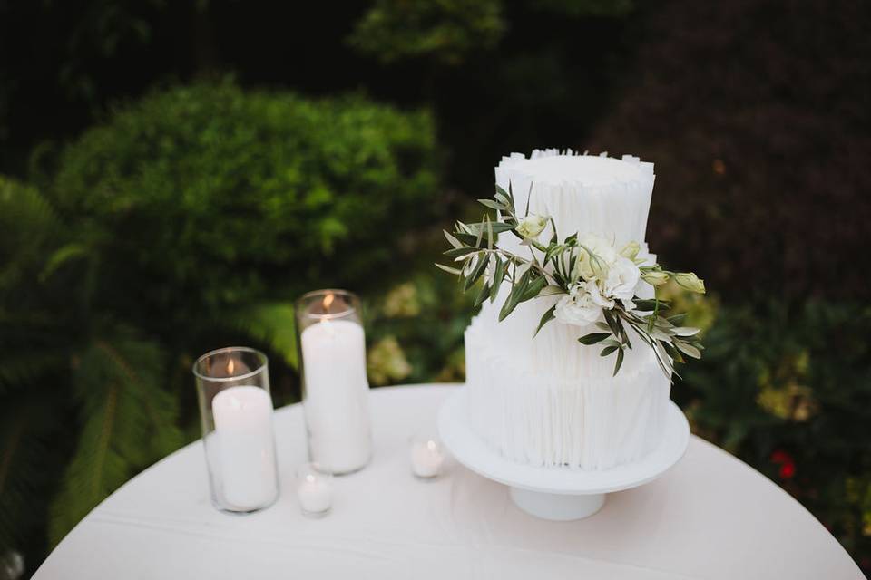 White classic wedding cake