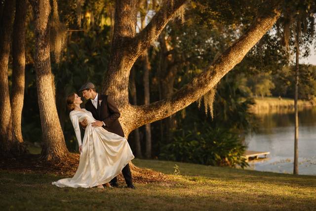 Romantic bride & groom