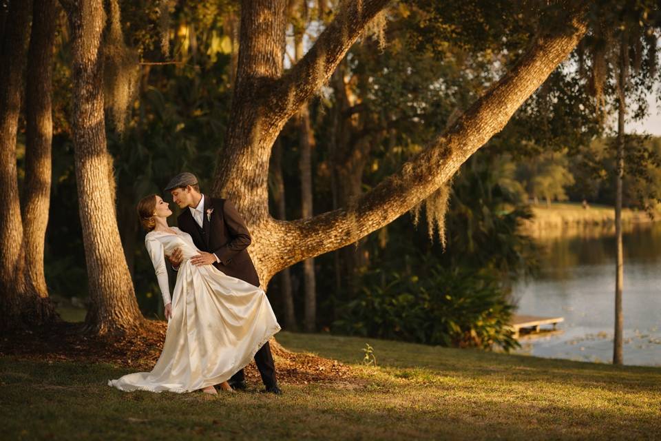 Romantic bride & groom