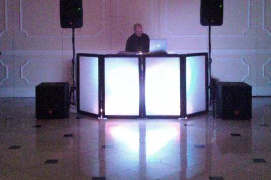 TUNES Entertainment