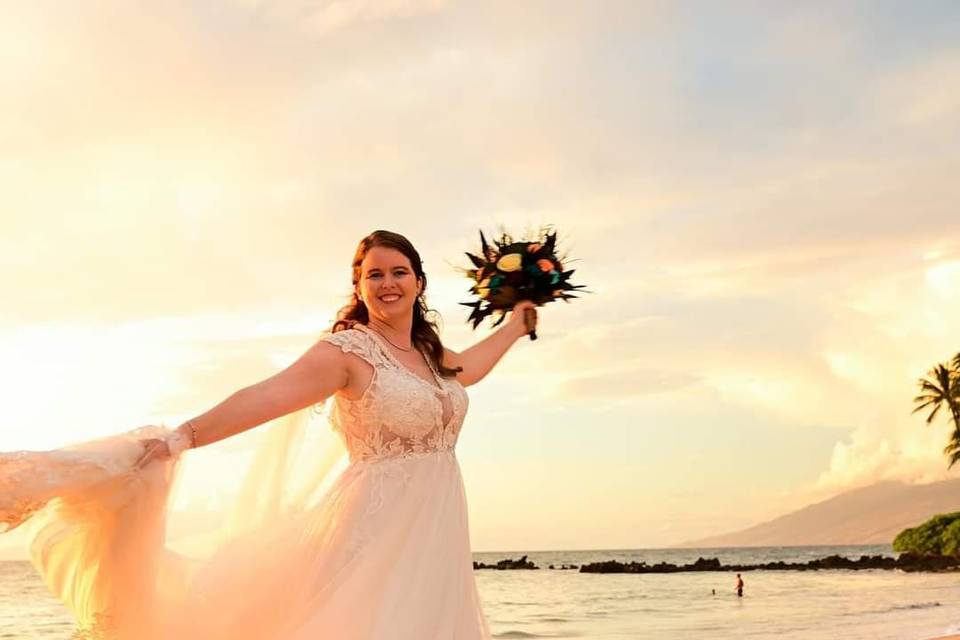 Happy Maui bride