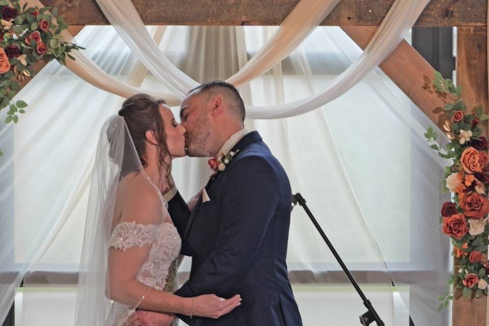 Https://luvlenz.com/connect