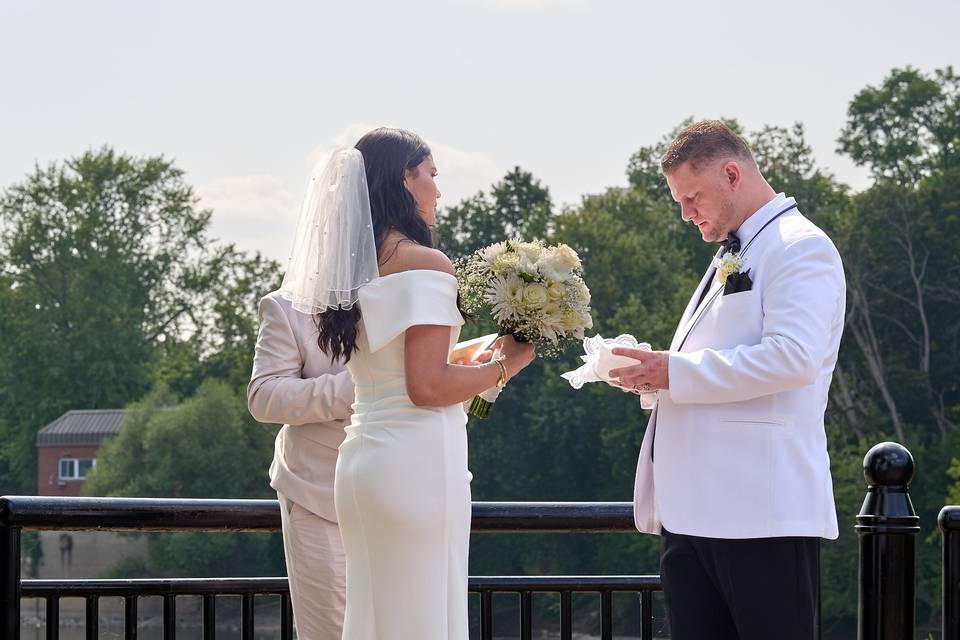 Https://luvlenz.com/connect