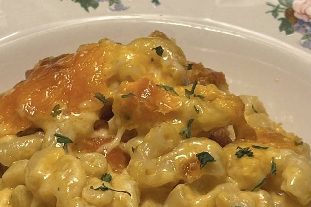 A creamy macaroni and cheese.