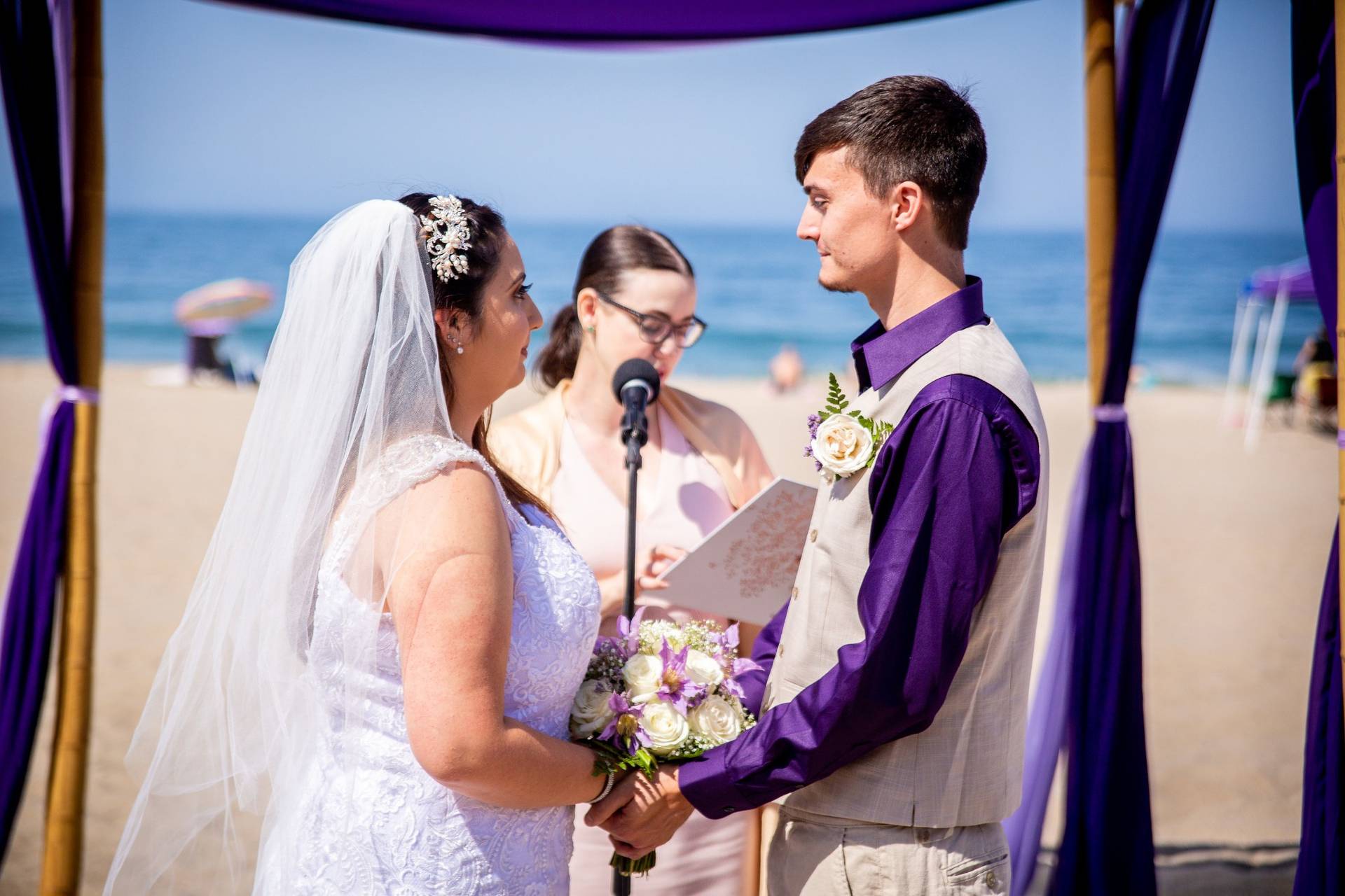 Rev. Mercy Bilingual Wedding Officiant Officiant Los