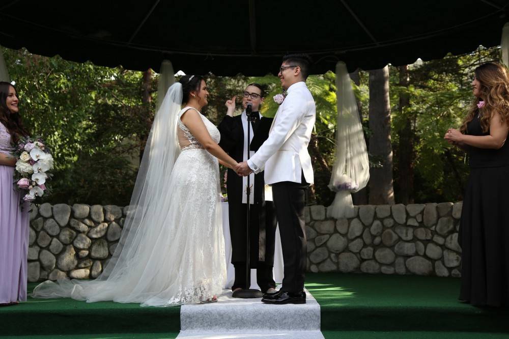 Rev. Mercy Bilingual Wedding Officiant Officiant Los