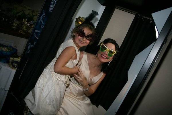 OVATION PHOTO BOOTH 516 334 9090,Long Island, Nyc Westchester Photo Booth Rentals