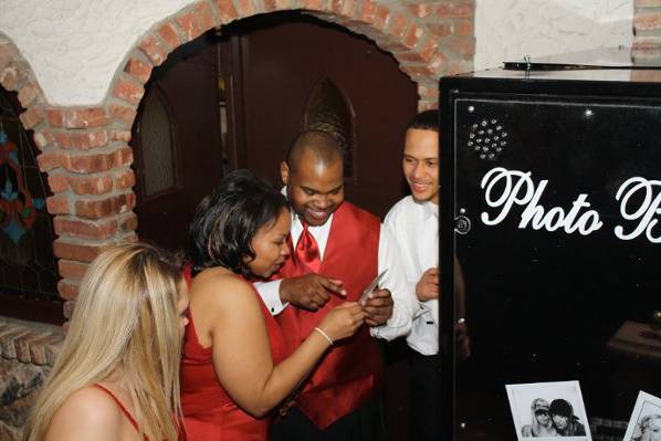 OVATION PHOTO BOOTH 516 334 9090,Long Island, Nyc Westchester Photo Booth Rentals