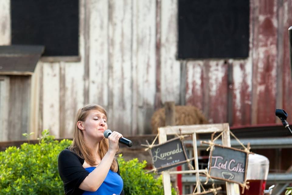 Ariel Edler, Soprano