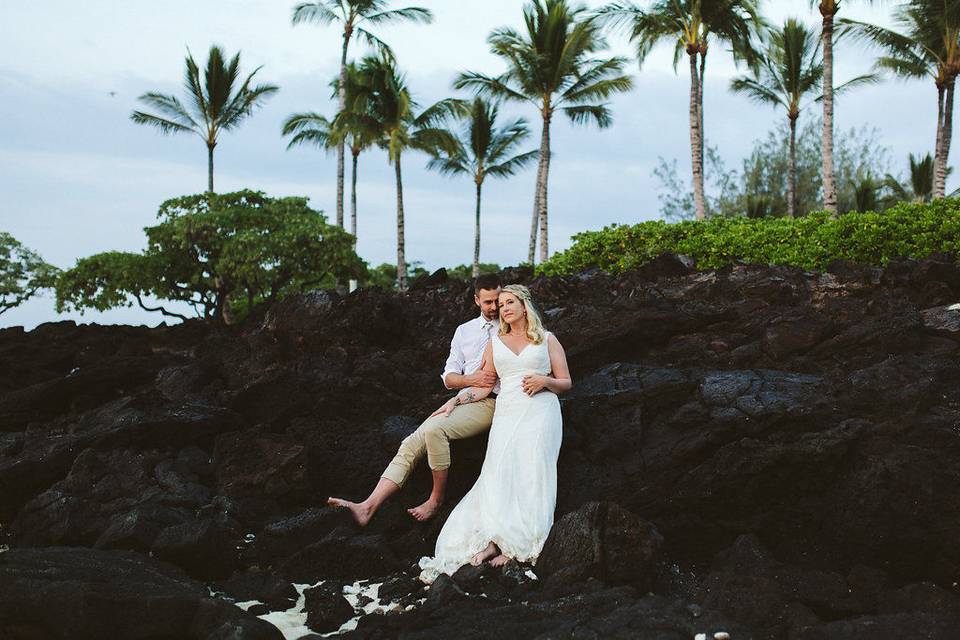 Hawaii wedding photo: Couple Cups