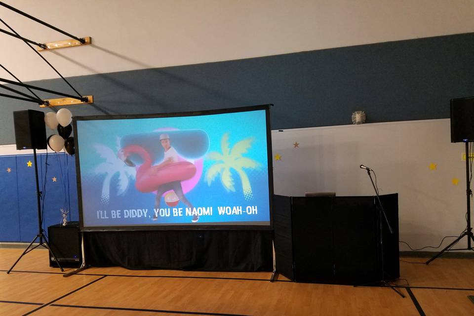 Screen and av gear