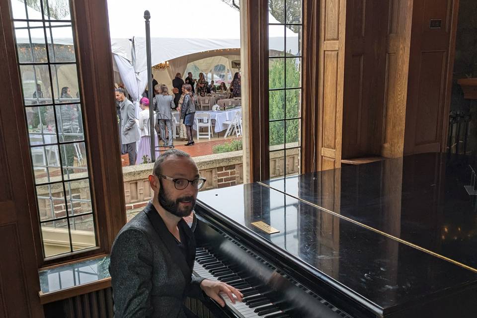 Hangin' at Lairmont Manor for