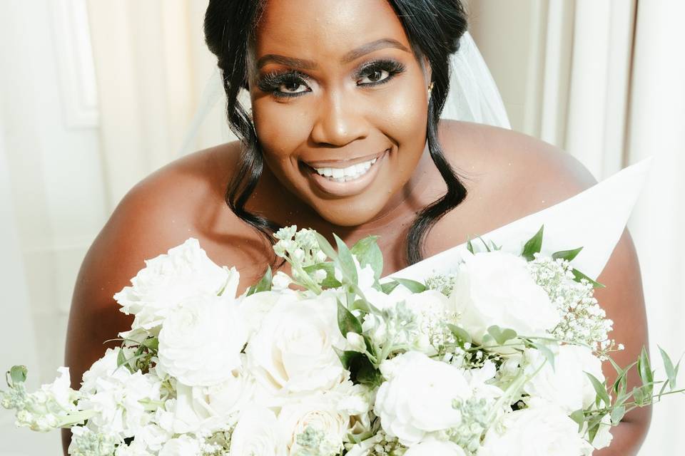 Bride with bouquet, DFW wedding