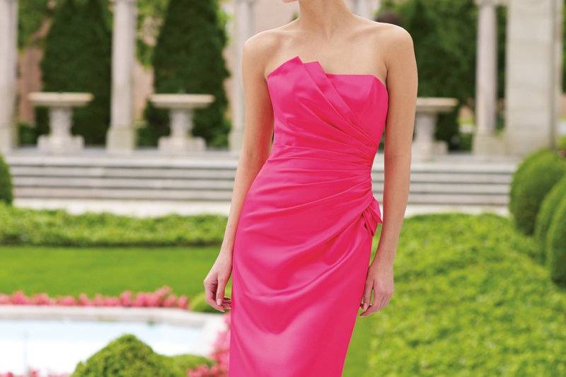 BY11020T
Strapless tea length satin sheath with side draping, asymmetrical pleated bodice, center back slit and corset back. Matching shawl and removable straps included. Available in full length as BY11020. Available in all satin colors.