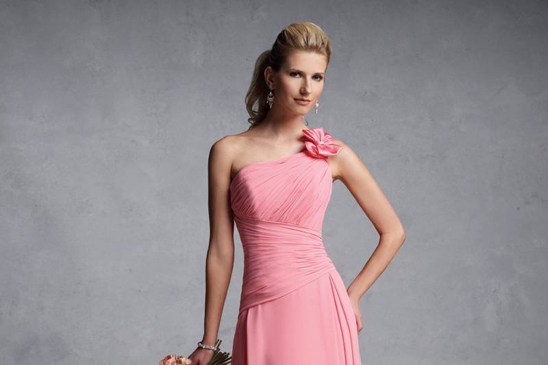 BY11179
Strapless chiffon gown with ruched band on bodice, sequin accent and soft skirt. Matching shawl and removable straps included. Available in all chiffon colors.