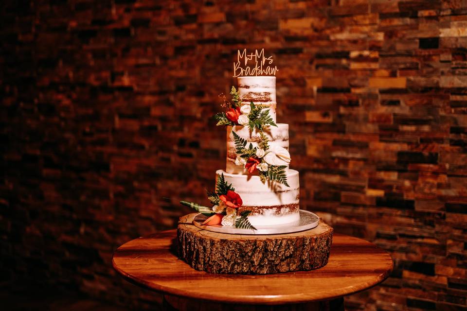 Exquisite wedding cake