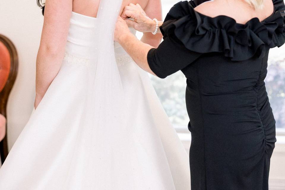 Bride and her mom