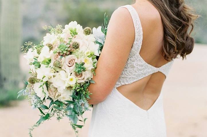 Lush white bouquet