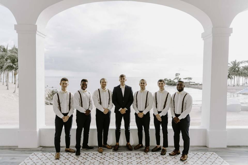 Beach Bridal Party Shot