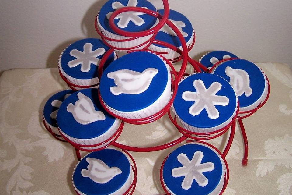 Doves & Snowflakes Cupcakes