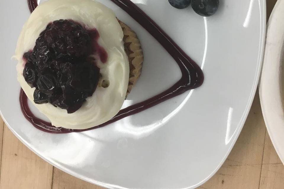 Cream Cheese and Blueberries Pound Cupcake