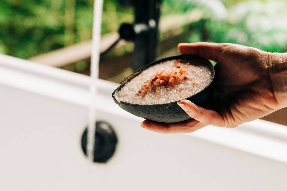 Signature soaking salts