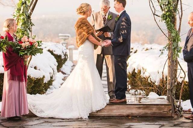 Wedding ceremony in the snow!