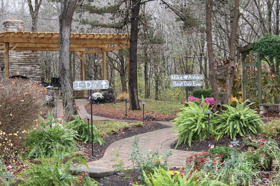 Hocking Hills Wedding Chapel