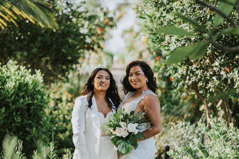 Emily & Mayra, Vieques PR