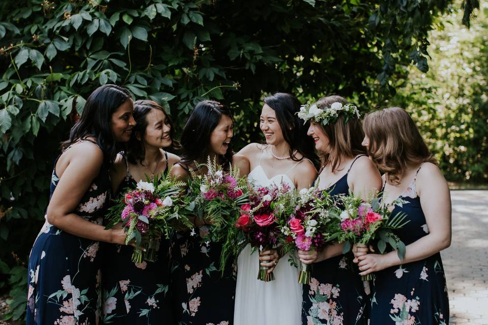 Bride & Bridesmaids