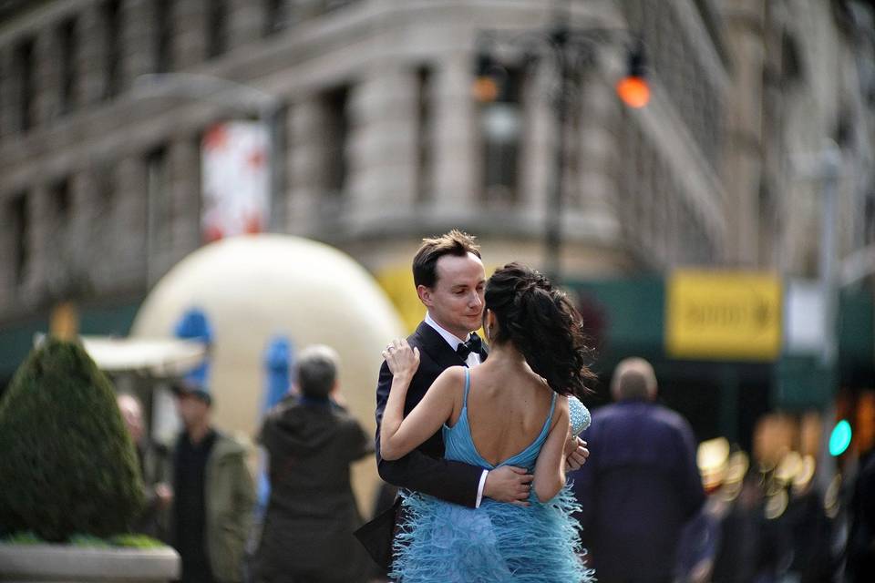 Dancing at the Flatiron Building