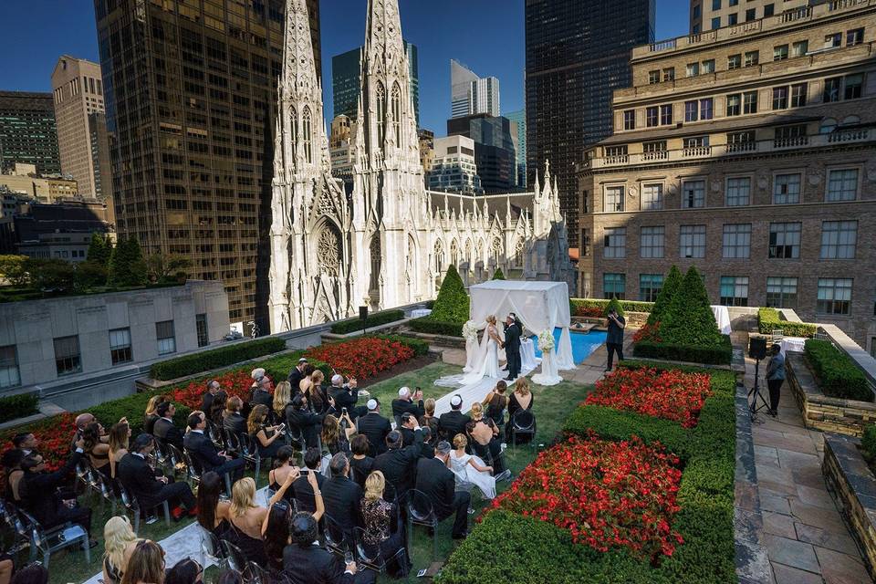 An outdoor wedding at St. Patrick's Cathedral