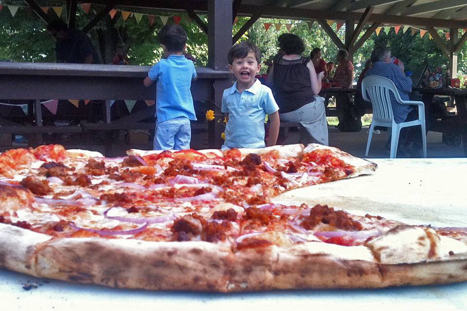 Kids and pizza