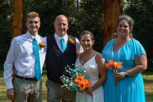 Bill and Julias Wedding party