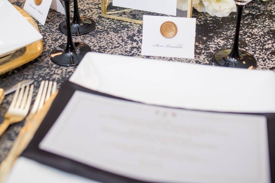 Black and Gold Tablescape