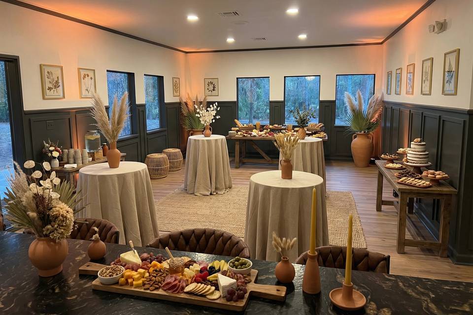 Cocktail Lounge