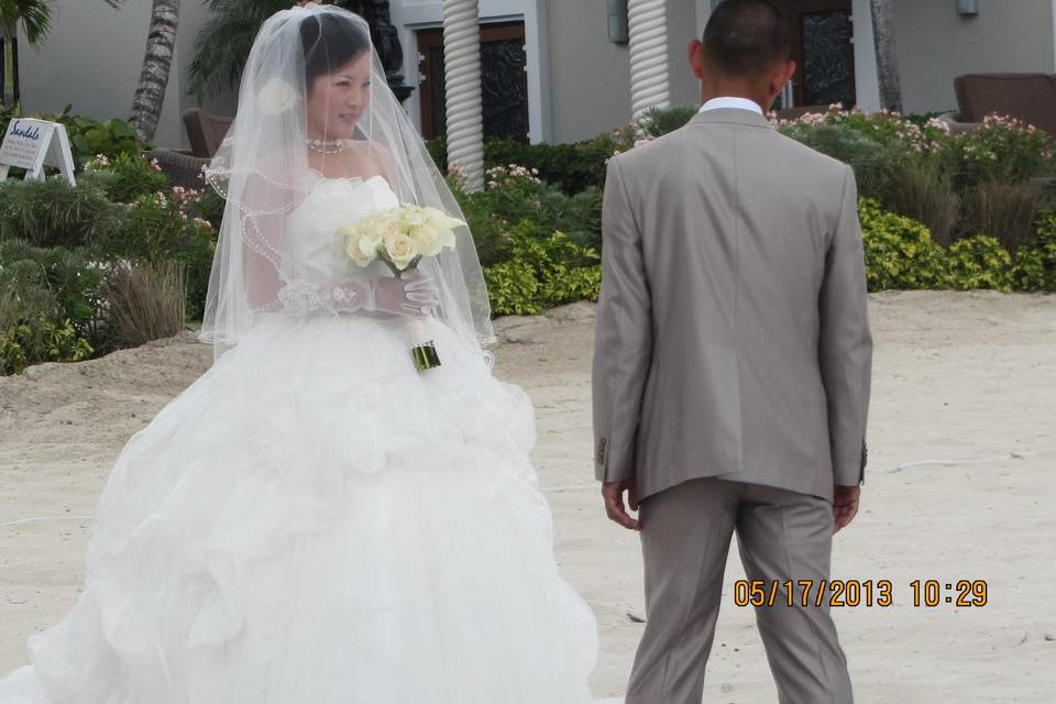 HoneymoonAndDestinationWeddings.com