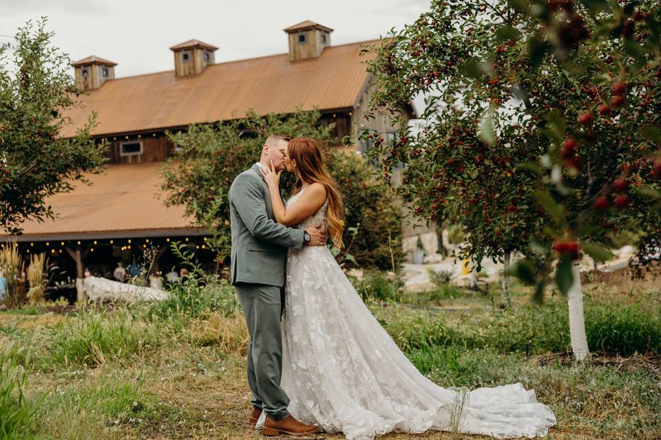 The Barn at Wall Brothers Orchards