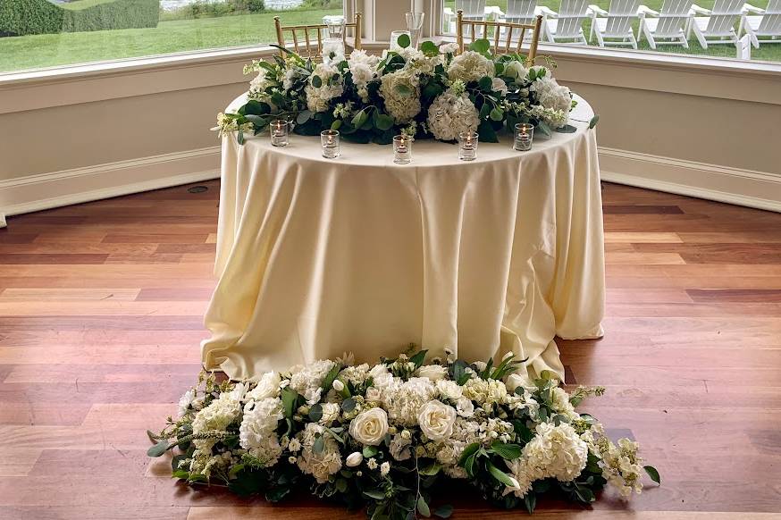 Sweetheart table