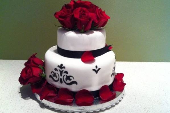 2 layered wedding cake