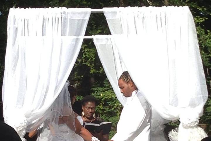 Help Me Tie The Knot Wedding Officiants