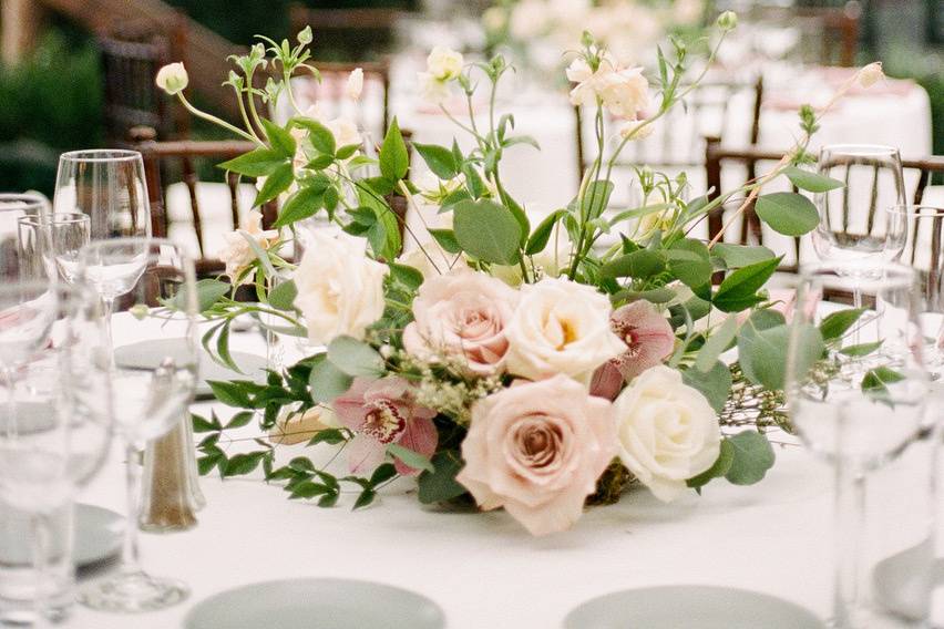 Vase-less centerpiece